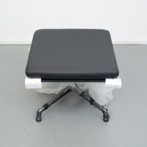 Vitra Eames EA 223 Hocker Soft Pad Zwart - Chroom