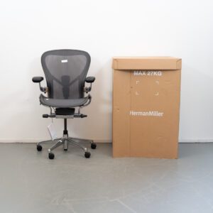 Herman Miller Aeron Remastered Bureaustoel Graphite/Chroom - Maat B  Nieuw