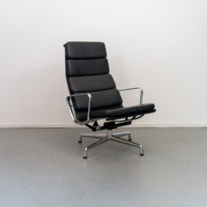 Vitra Eames EA 222 Soft Pad Zwart - Chroom