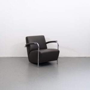 Leolux Scylla fauteuil uitgevoerd in donkerbruin leder