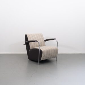 Leolux Scylla fauteuil uitgevoerd in gestreepte stof