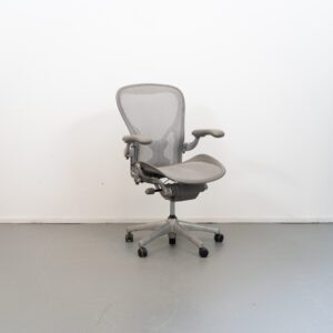 Herman Miller Aeron Classic Bureaustoel Mineral/Satijn - Maat B