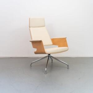 Thonet fauteuil S845 draaibaar Eiken Leer snow White