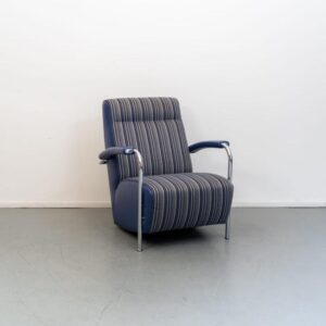 Leolux Scylla - Hoge Rug blauw/wit gestreepte stof