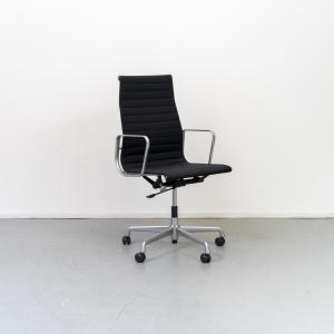 Vitra Eames EA 119 Zwart Hopsak - Gepolijst