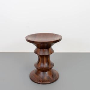 ACTIE!! Vitra Eames Stool Type C - Amerikaans Notenhout