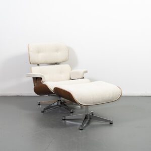 ACTIE!! Vitra Eames Lounge Chair & Ottoman Nubia - Notenhout