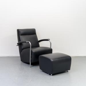 Leolux Scylla Fauteuil Hoge Rug Zwart Leer + Hocker