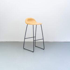 Gubi 3D Barkruk Licht Eikenhout - Zwart