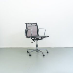 Vitra Eames EA 117 Bureaustoel Zwart Netweave - Chroom