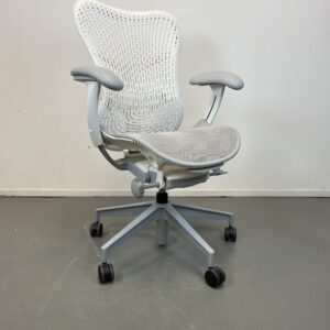 Herman Miller Mirra 2 Bureaustoel Alpine