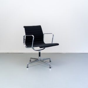 Vitra Eames Ea108 Zwart Hopsak - Aluminium