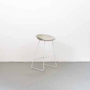 Hay About a Stool AAS38 Barkruk Grijs Leer - Wit Frame