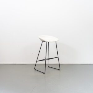 Hay About a Stool AAS38 Barkruk Wit Leer - Zwart Frame