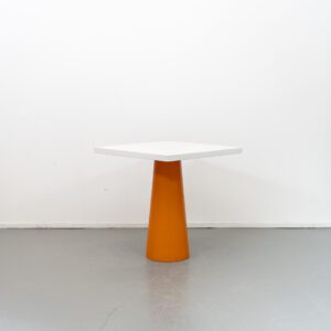 Moooi Marcel Wanders Container Tafel oranje wit