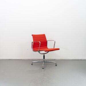 Vitra Eames Ea 108 Rood Hopsak Chroom