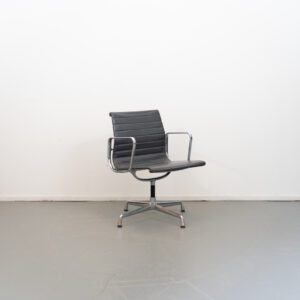 Vitra Eames Ea 108 Grijs Leer Chroom