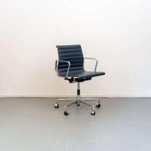Vitra Ea 117/118 bureaustoel Blauw Leer - Chroom