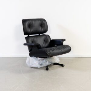 Vitra Eames Lounge Chair XL Zwart Essen - Zwart