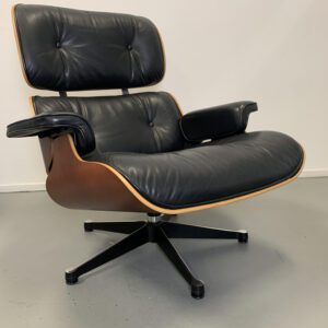 Vitra Eames Lounge Chair Zwart Leer, Kersenhout – Chroom