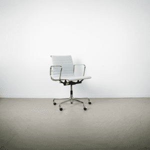 Vitra Eames Ea117 Bureaustoel licht blauw Hopsak – Chroom 2024
