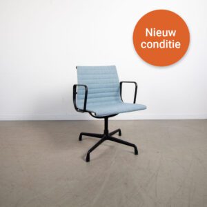Vitra Eames EA 108 Stoel Lichtblauw Hopsak